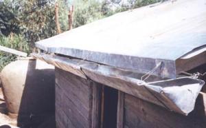 V-shaped gutter