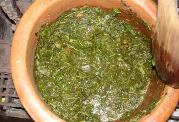 Cowpea cooked with jute mallow. â’¸ Maundu, 2015 Cowpea cooked with jute mallow. â’¸ Maundu, 2015