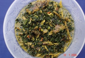 Ndunekun or bitterleaf and groundnut paste (ndole). © Maundu, 2006 Ndunekun or bitterleaf and groundnut paste (ndole). © Maundu, 2006