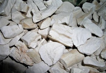Dried cassava for making flour, Nairobi, Kenya. â’¸ Adeka et al., 2005 Dried cassava for making flour, Nairobi, Kenya. â’¸ Adeka et al., 2005