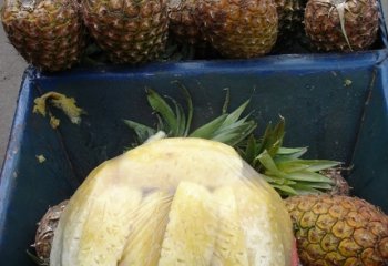 Pineapples -Peeled in Nairobi market, Kenya. â’¸Adeka et al., 2005. Foods of Nairobi people Pineapples -Peeled in Nairobi market, Kenya. â’¸Adeka et al., 2005. Foods of Nairobi people